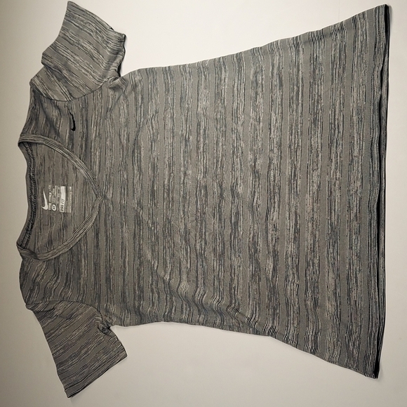 The Nike Tee Size XS - Picture 1 of 6